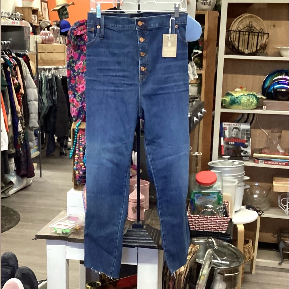 Women’s NWT plus size J.CREW Vintage Straight button-fly jeans / size 36